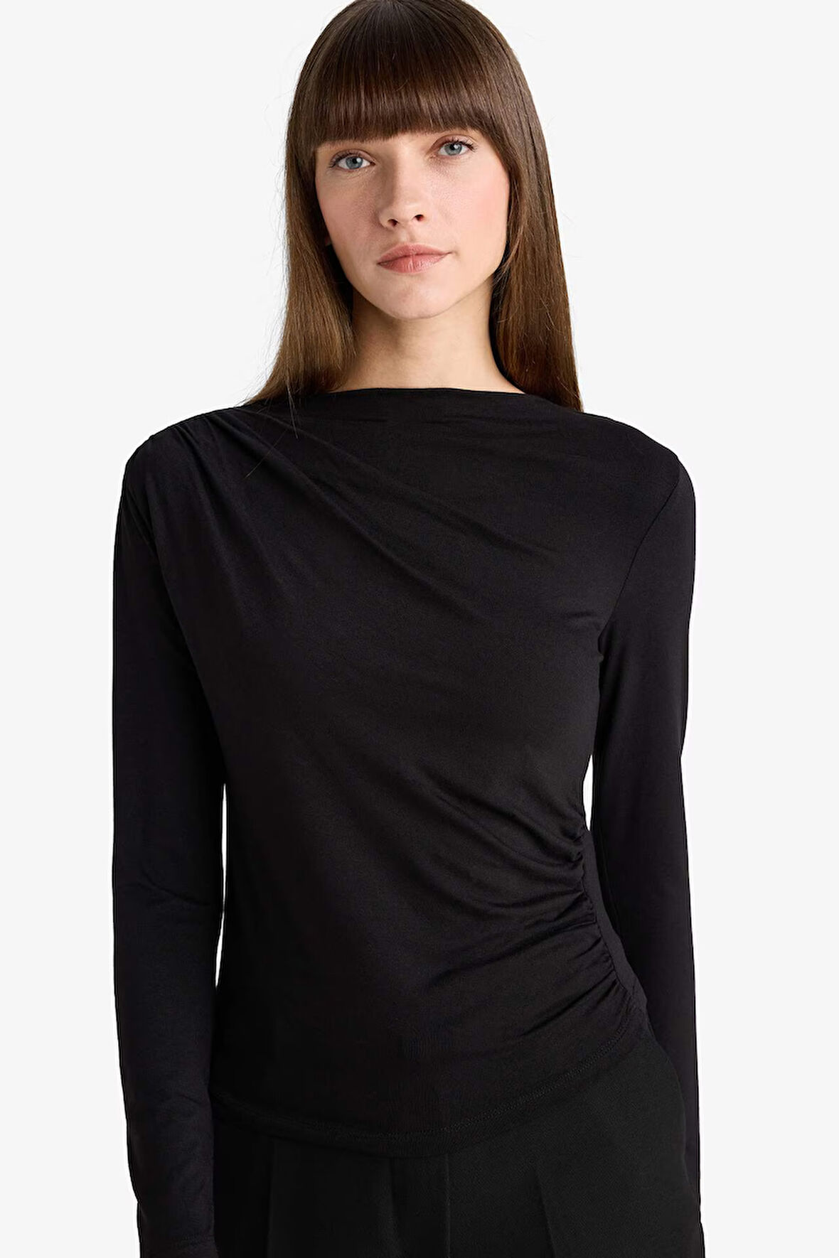 Slim Fit Dar Kesim Kayık Yaka Uzun Kollu Tişört