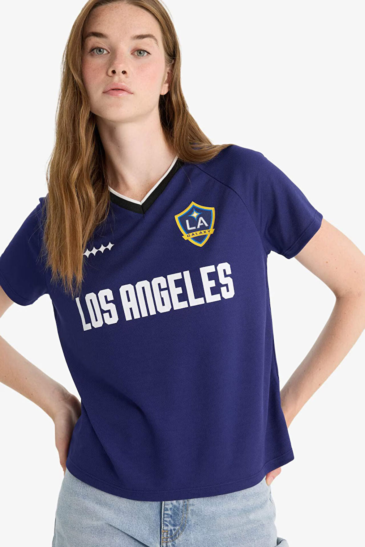 MLS Regular Fit V Yaka Baskılı Forma Kumaşı Kısa Kollu Tişört