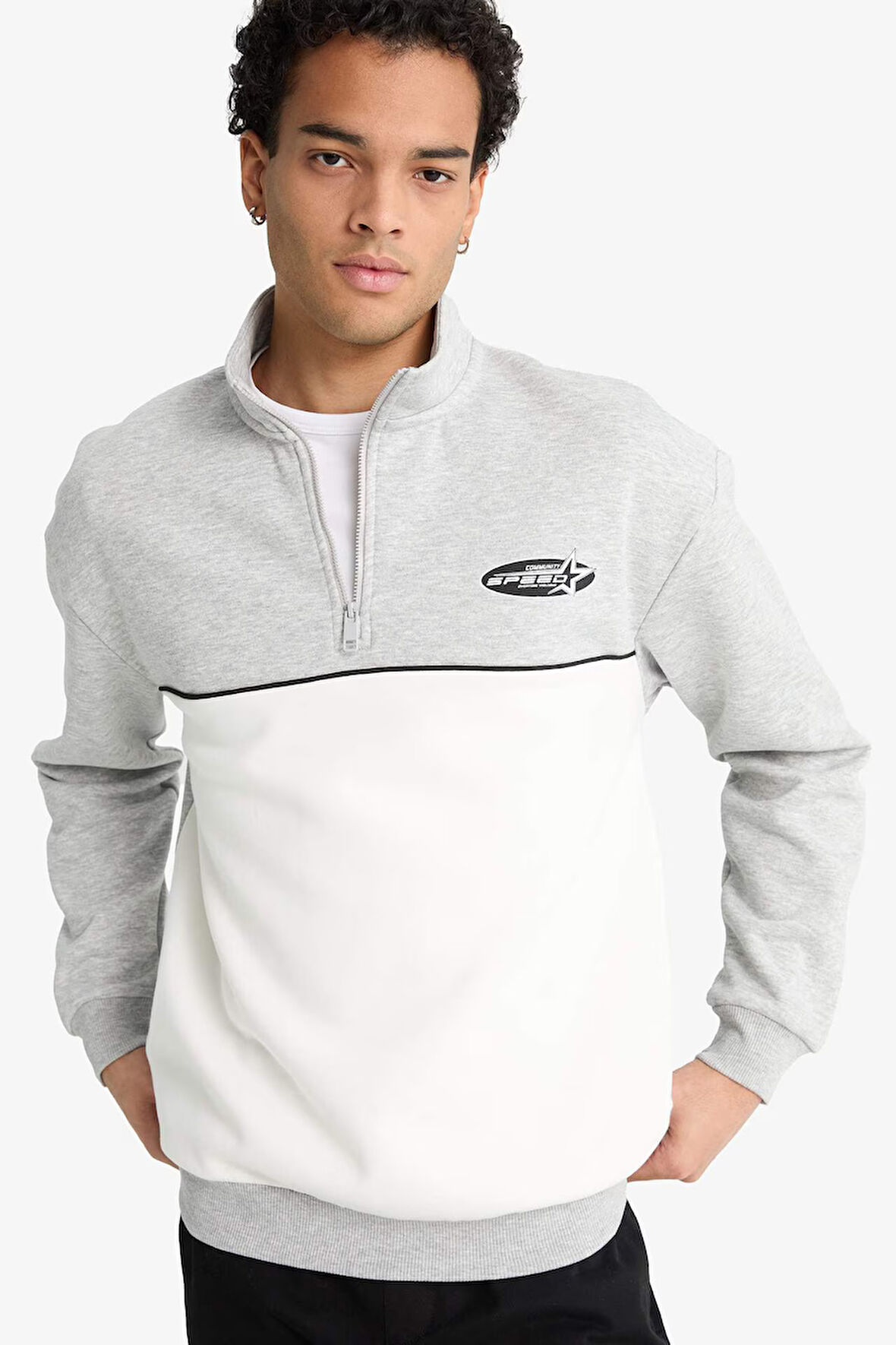 Boxy Fit Dik Yaka Yarım Fermuarlı Baskılı Kalın Sweatshirt