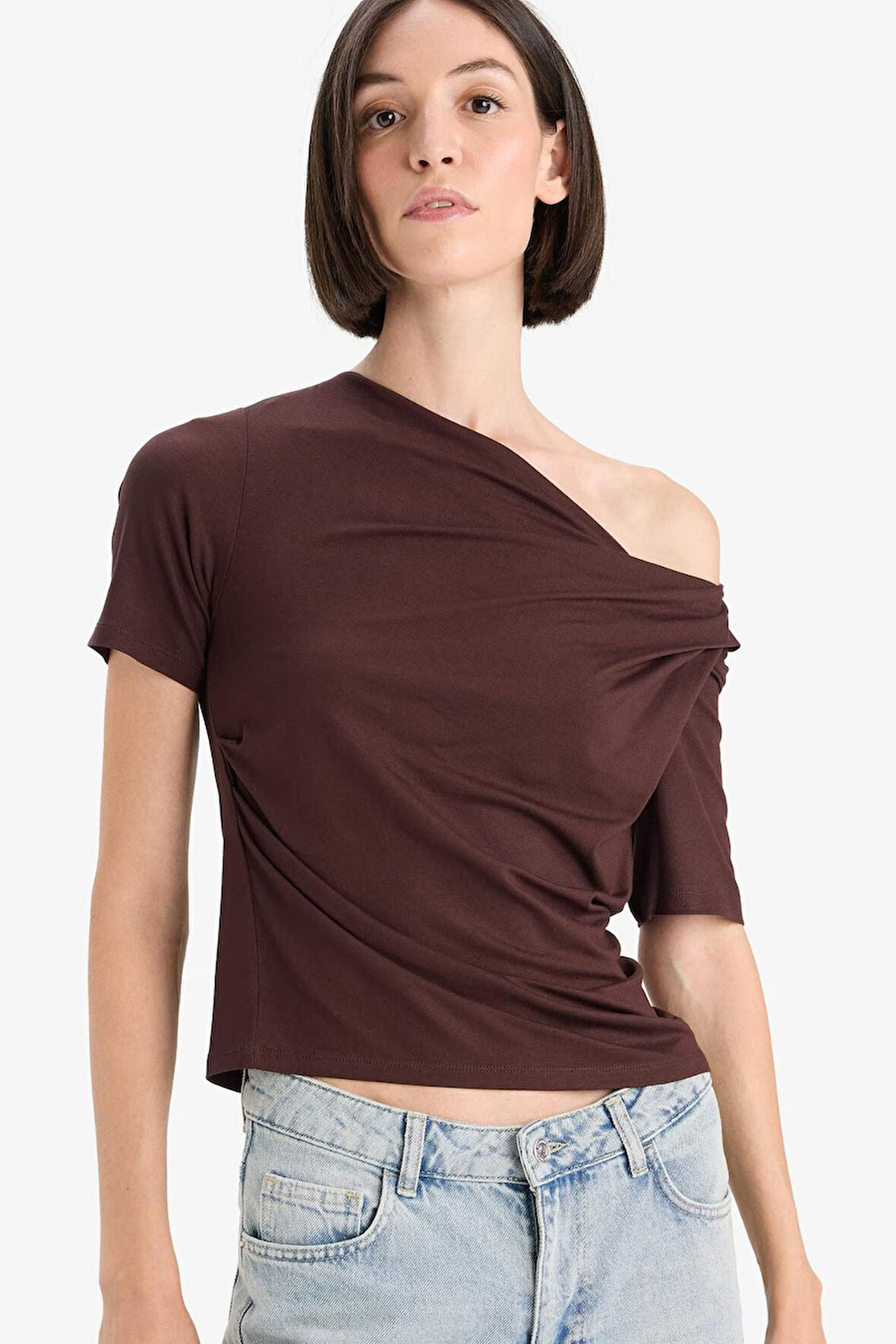 Slim Fit Dar Kesim Kayık Yaka Kısa Kollu Tişört