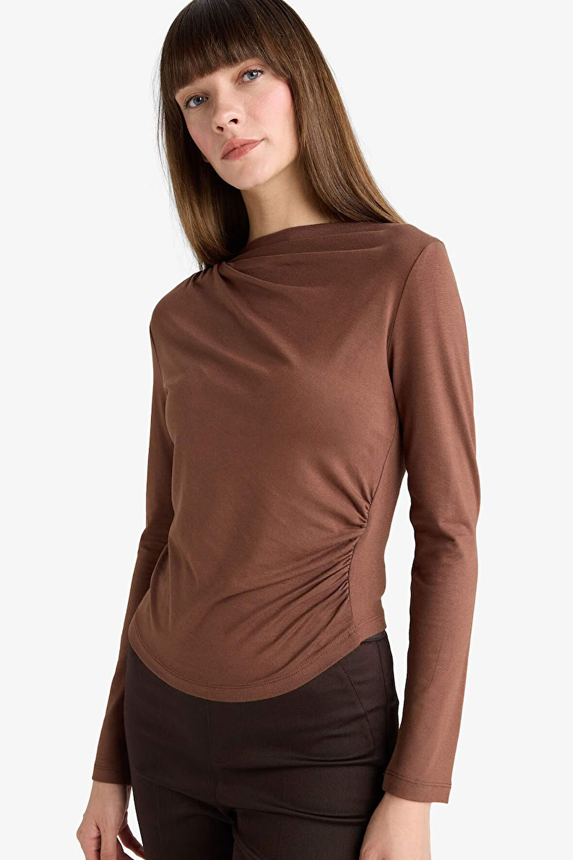 Slim Fit Dar Kesim Kayık Yaka Uzun Kollu Tişört