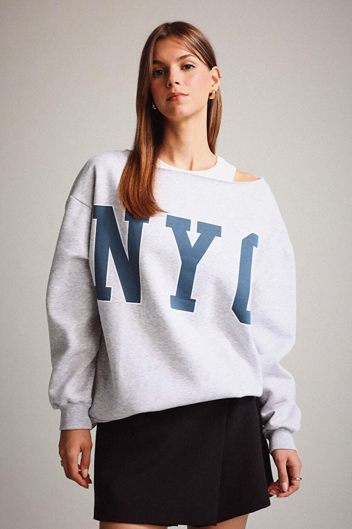 Kayık Yaka Sweatshirt