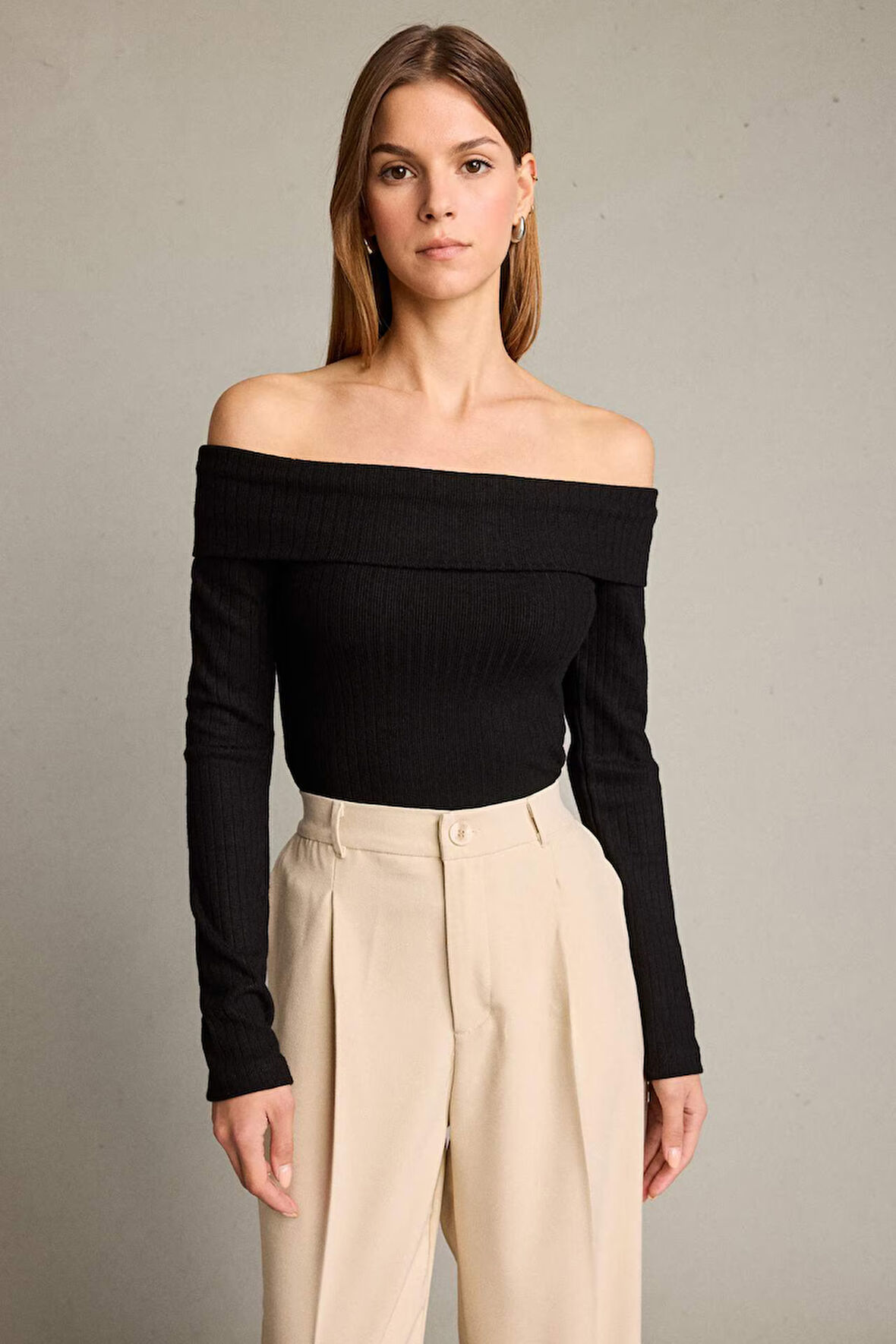 Kayık Yaka Uzun Kollu Tişört