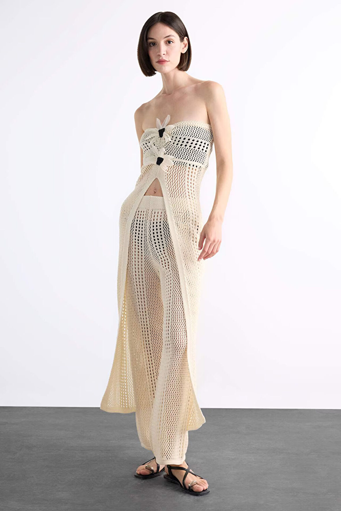 Straplez Çiçek Detaylı Kroşe Uzun Plaj Üstü