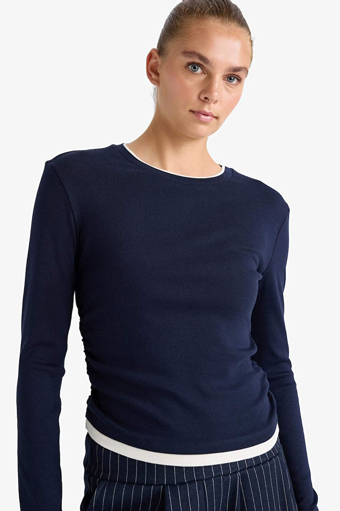 Slim Fit Dar Kesim Bisiklet Yaka Ribana Uzun Kollu Tişört