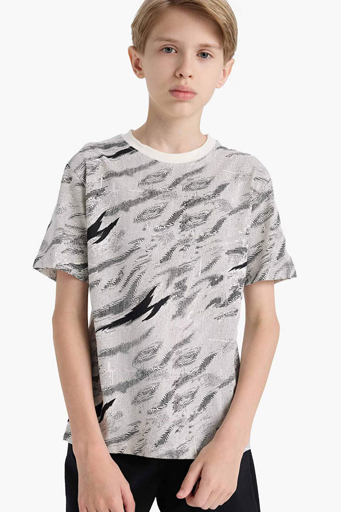 Erkek Çocuk Bisiklet Yaka Desenli Kısa Kollu Tişört