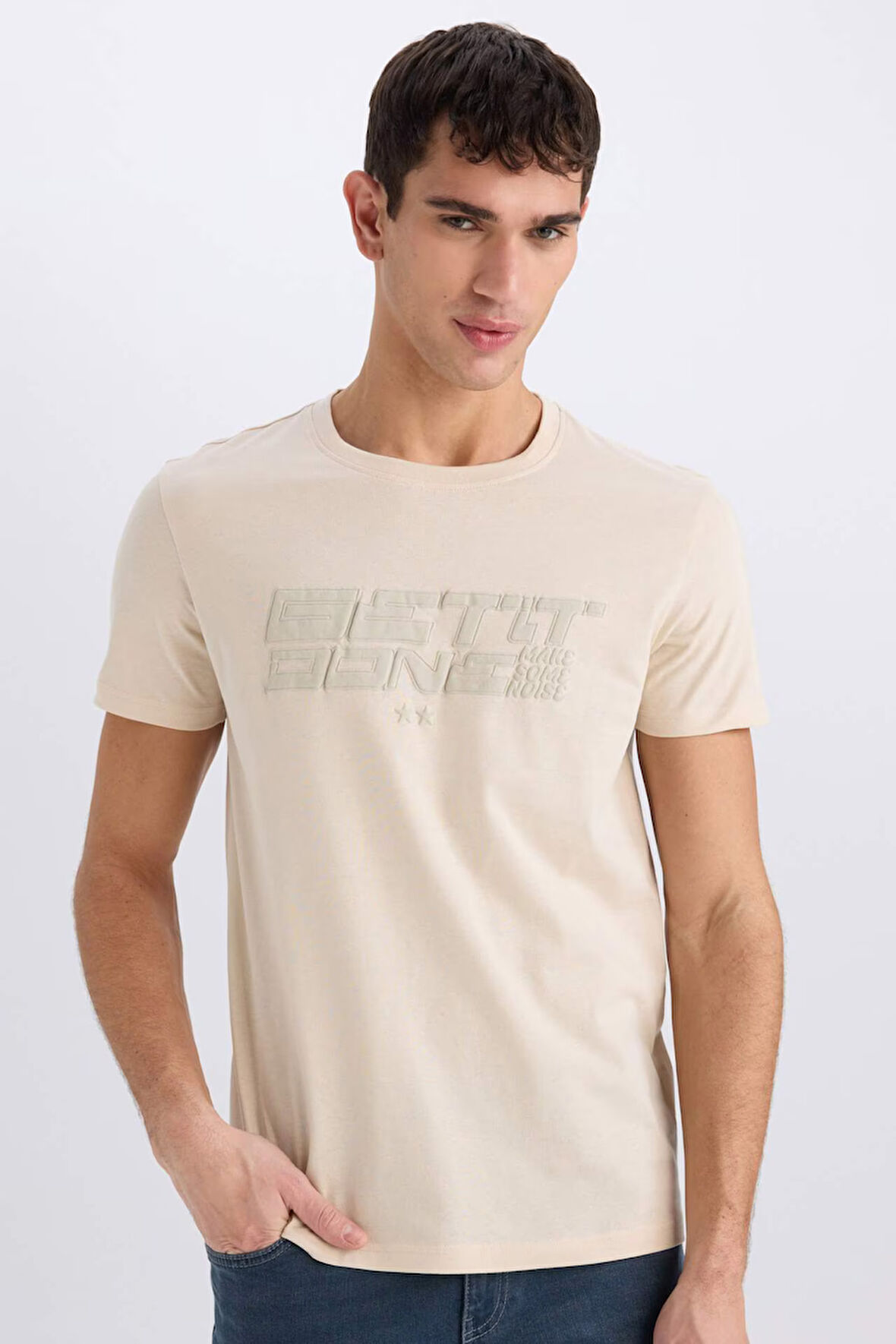 DeFacto %100 Pamuk Slim Fit Dar Kesim Bisiklet Yaka Baskılı Kısa Kollu Tişört E0577AX25SMBG155