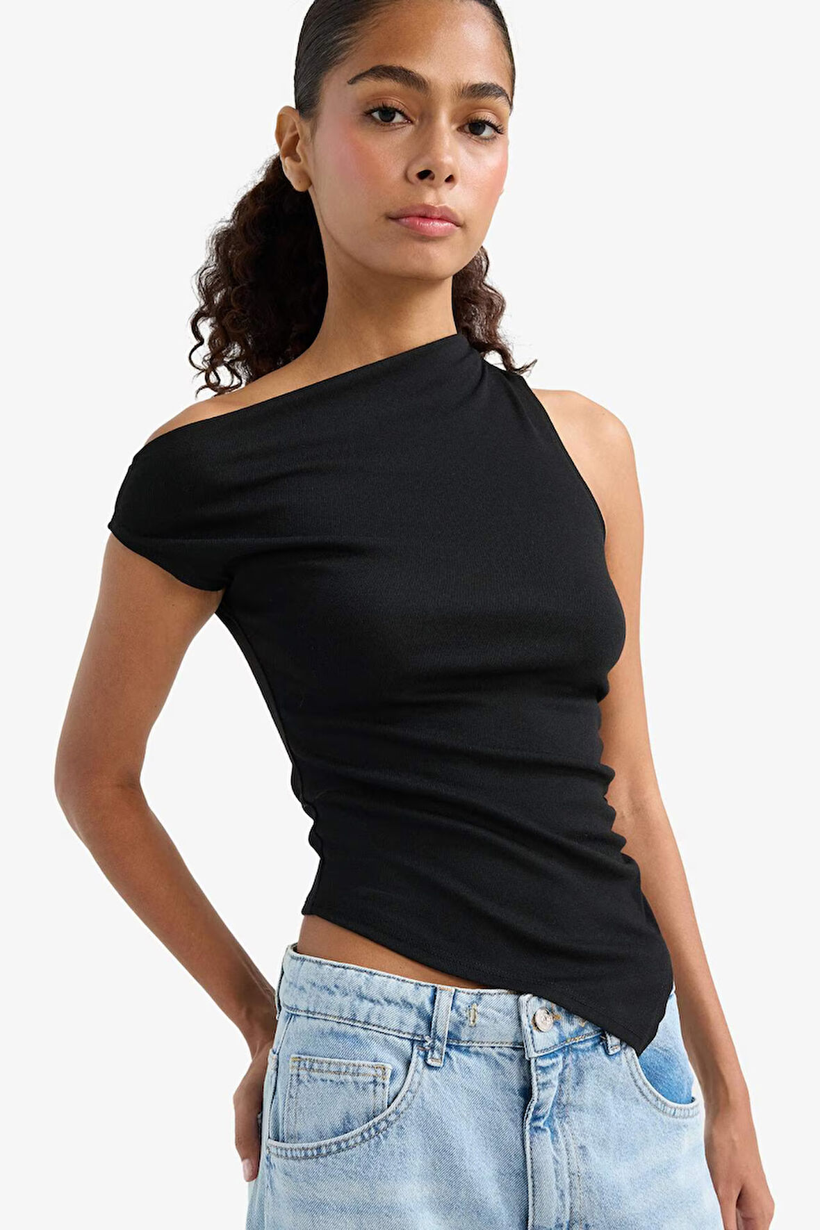 Slim Fit Dar Kesim Tek Omuzlu Ribana Siyah Bluz