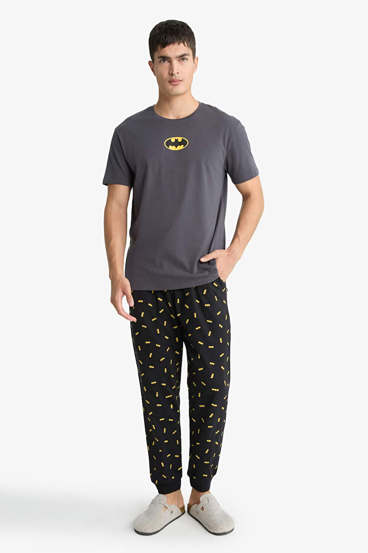 Batman Pijama Takımı Regular Fit Kısa Kollu Üst Uzun Alt
