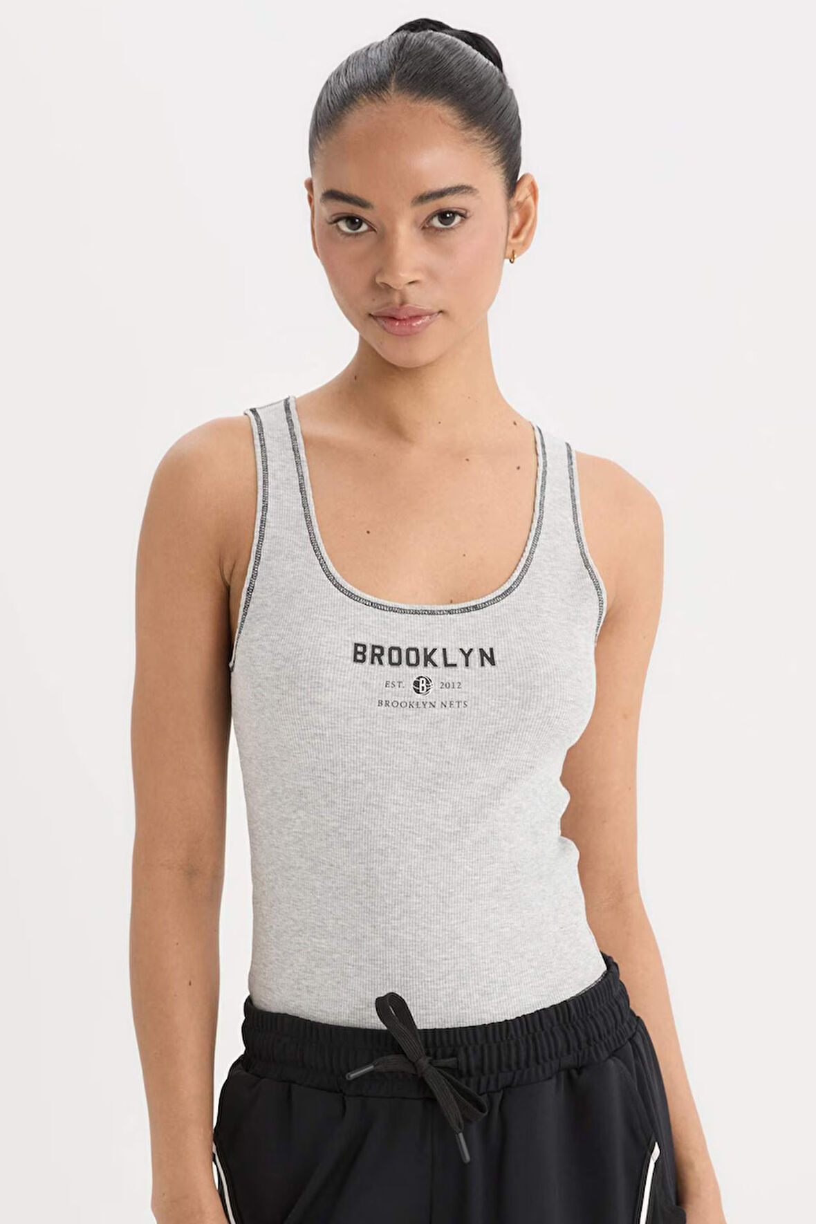 DeFactoFit NBA Brooklyn Nets Standart Fit Bisiklet Yaka Fitilli Kaşkorse Sporcu Atlet E3831AX25SMGR421