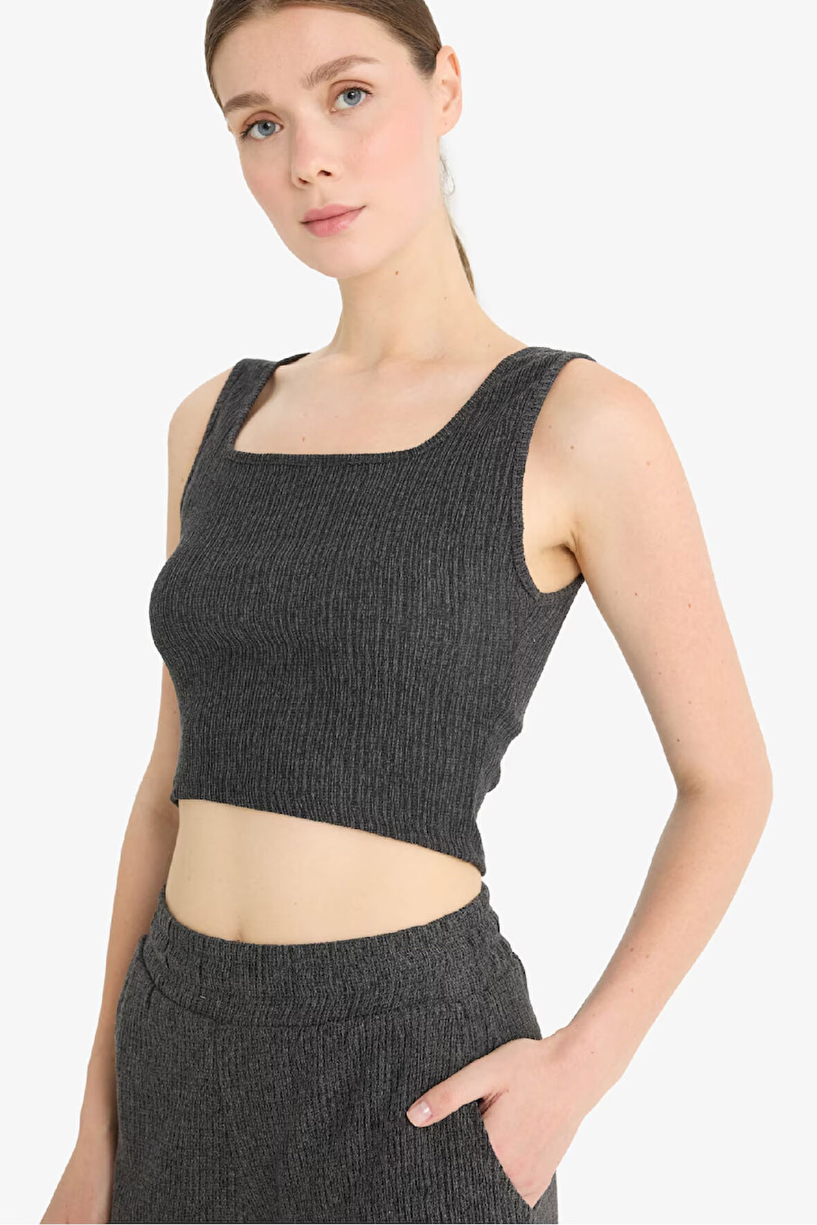 Slim Fit Dar Kesim Yuvarlak Yaka Basic Düz Crop Bürümcük Atlet