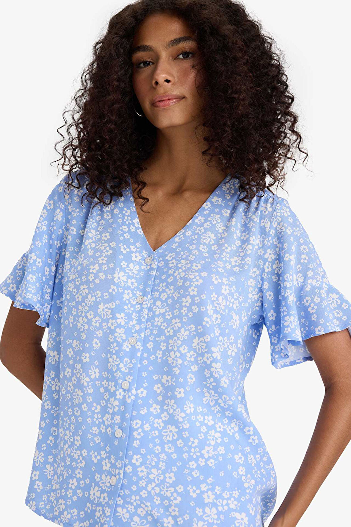 Regular Fit V Yaka Kısa Kollu Gömlek