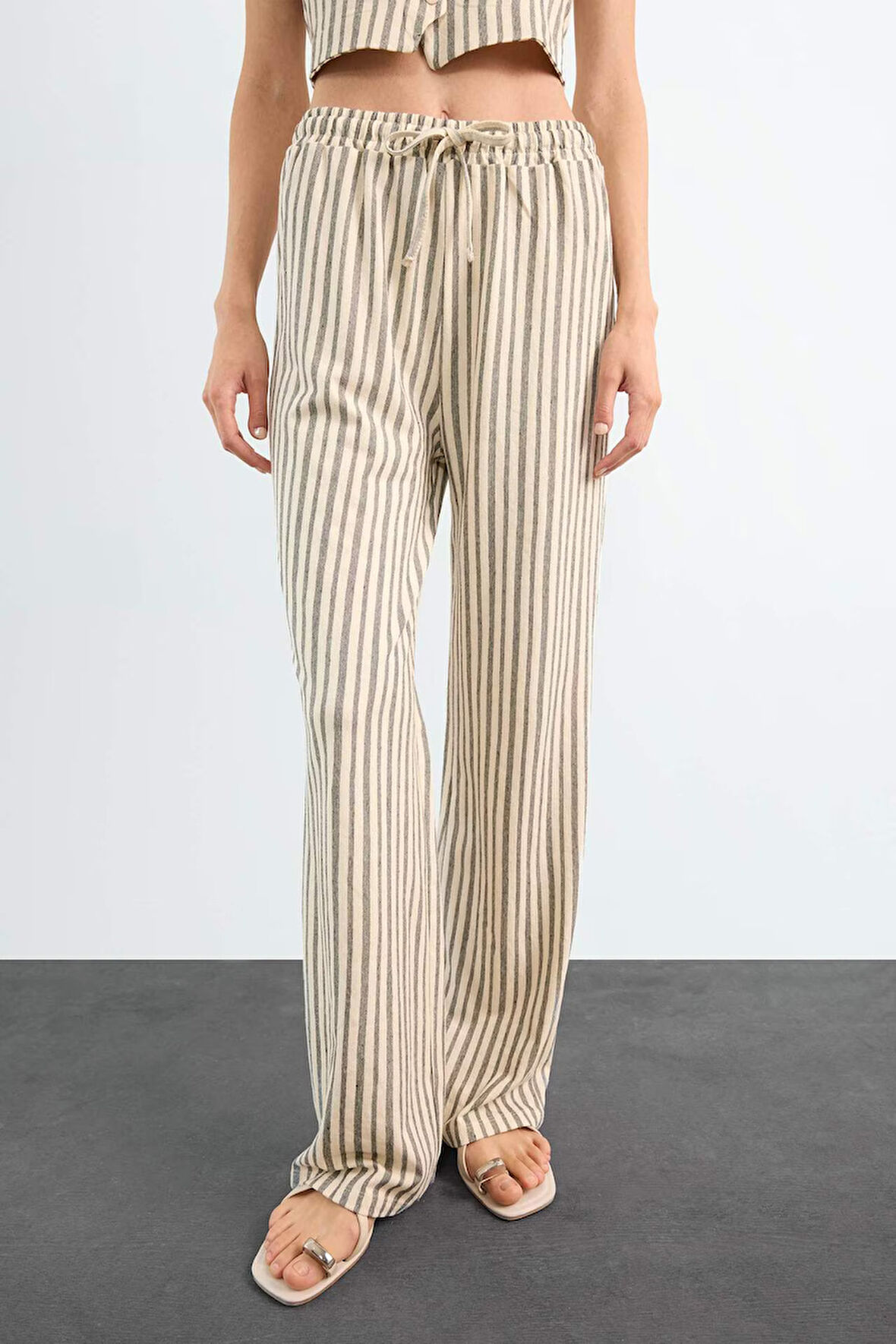 Fitted Çizgili Üç Cepli Uzun Pantolon