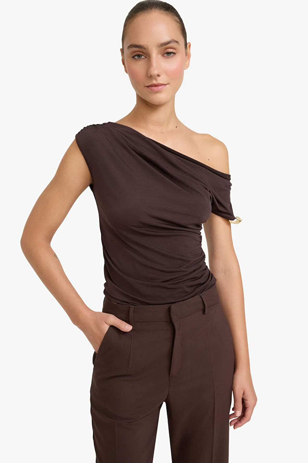 Slim Fit Dar Kesim Tek Omuzlu Kısa Kollu Tişört