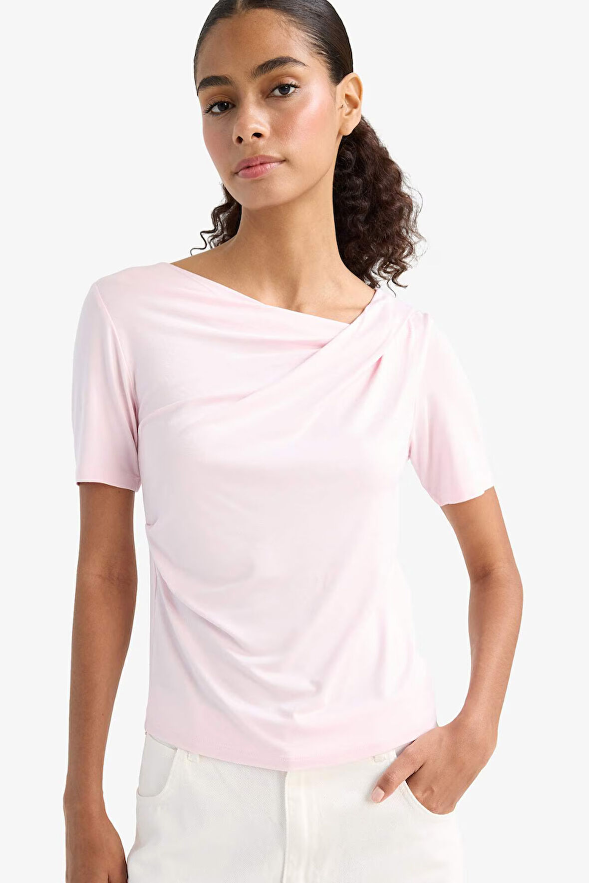 Slim Fit Dar Kesim Kayık Yaka Kısa Kollu Tişört