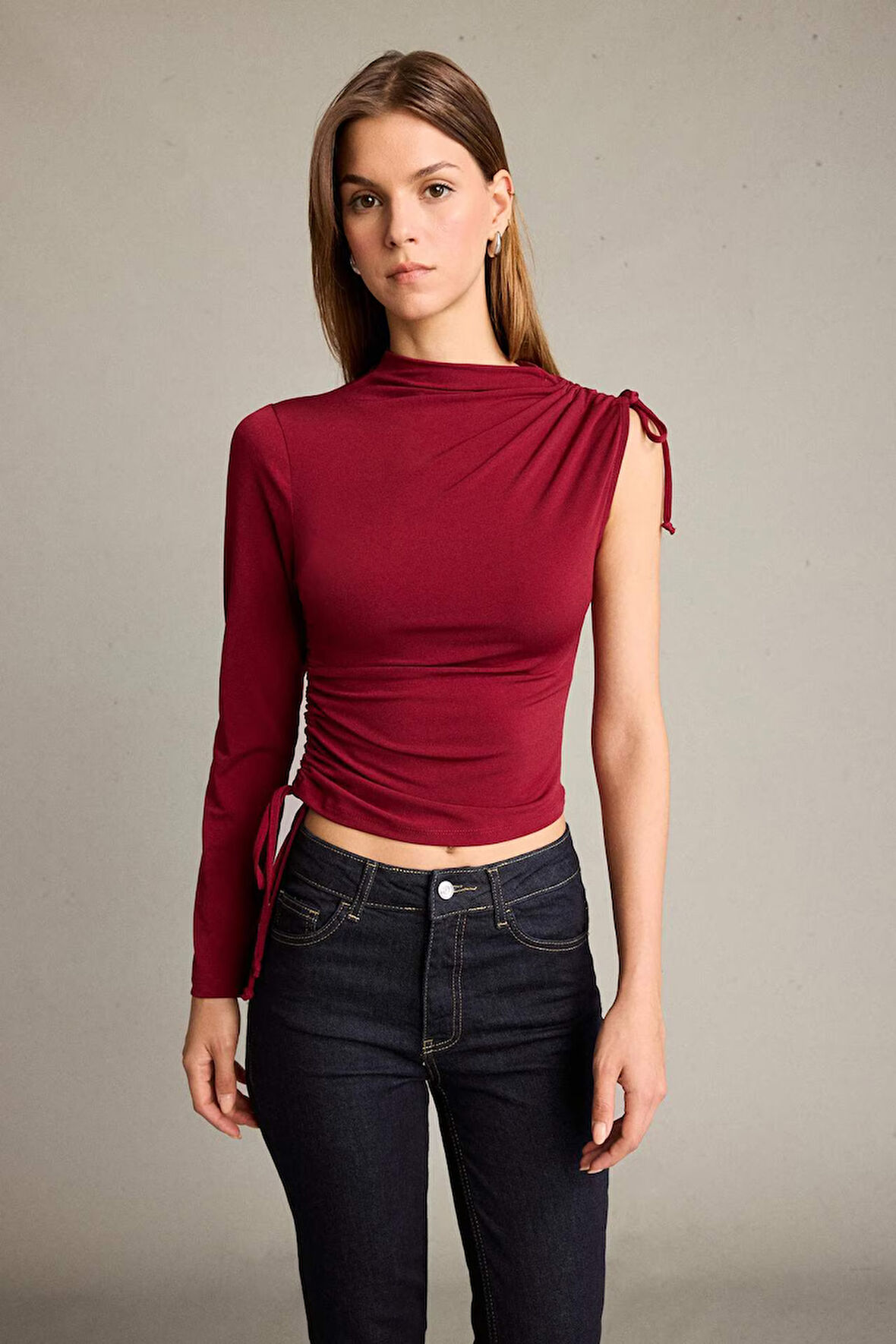 Tek Omuzlu Büzgülü Bluz