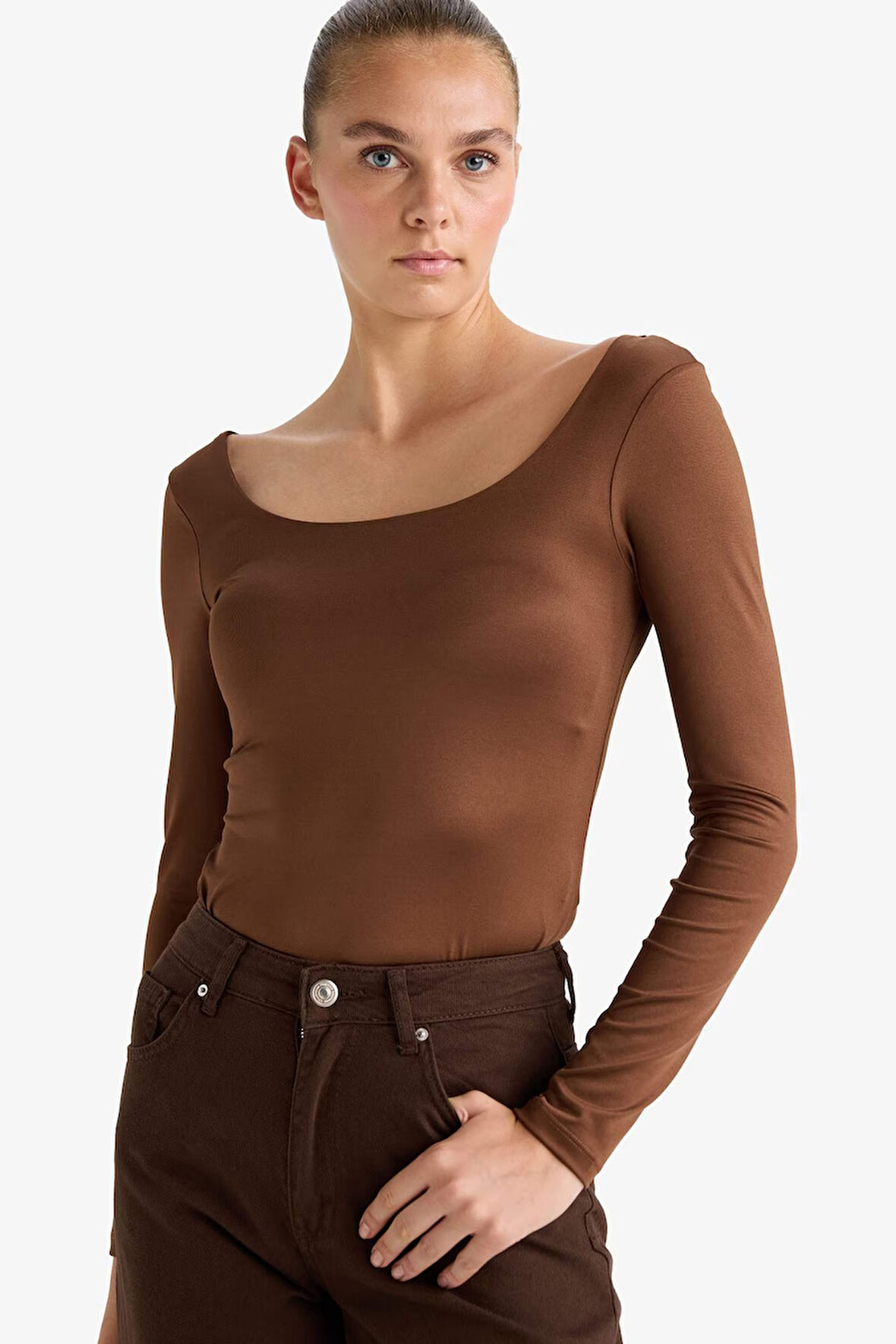 Kare Yaka Uzun Kollu Çıtçıtlı Body
