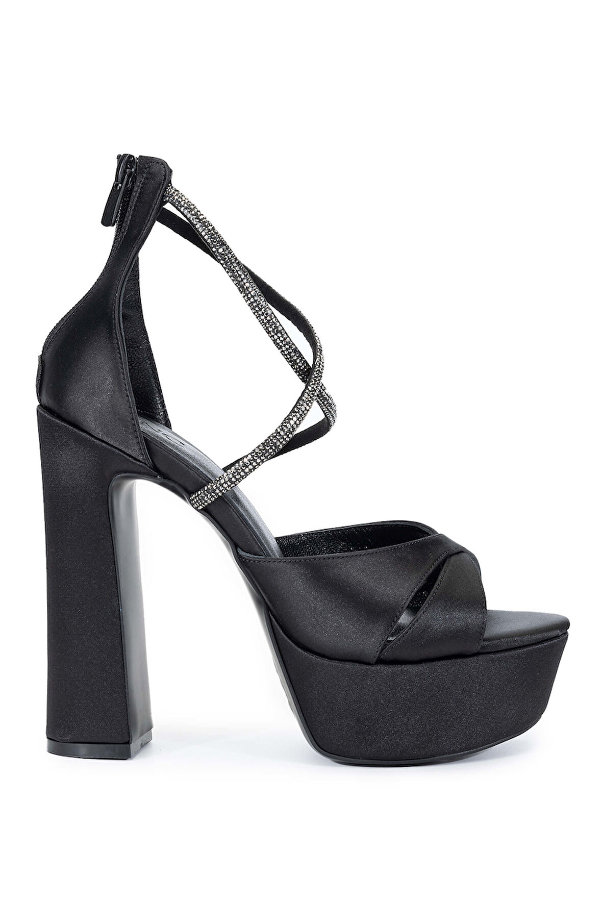 Tamer Tanca Kadın Hakiki Deri Siyah Saten Topuklu Ayakkabı 1065 223-551 BN AYK SK24-25 SIYAH SATEN