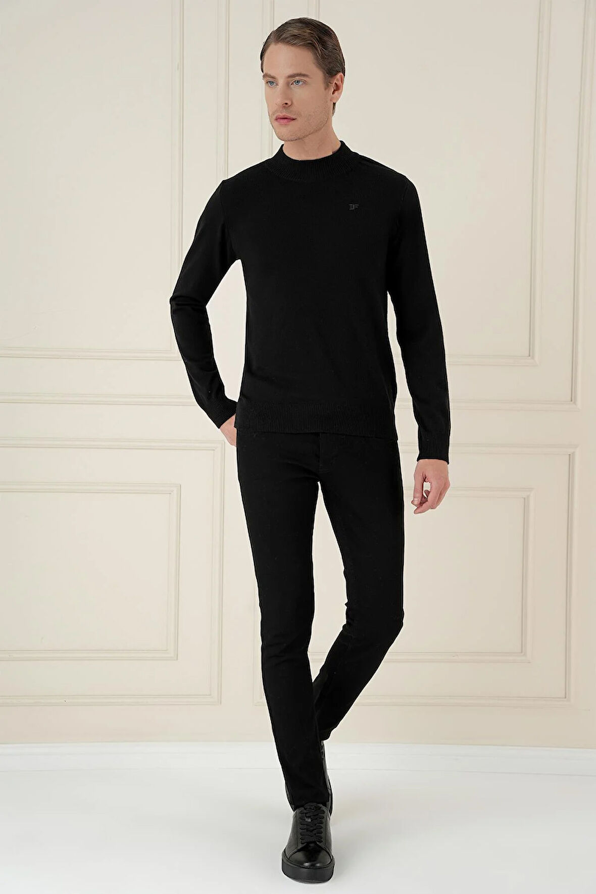 TR 876 Slim Fit Siyah Klasik Triko