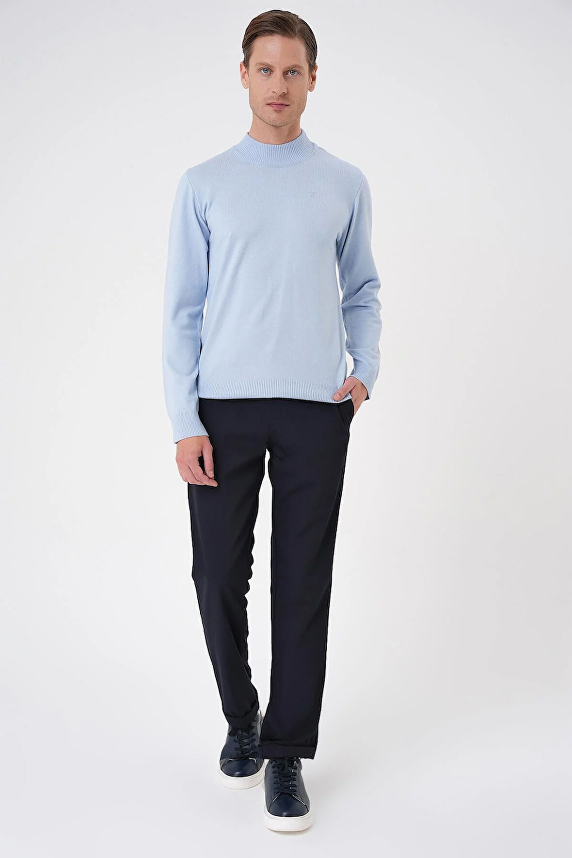 TR 876 Slim Fit Mavi Klasik Triko