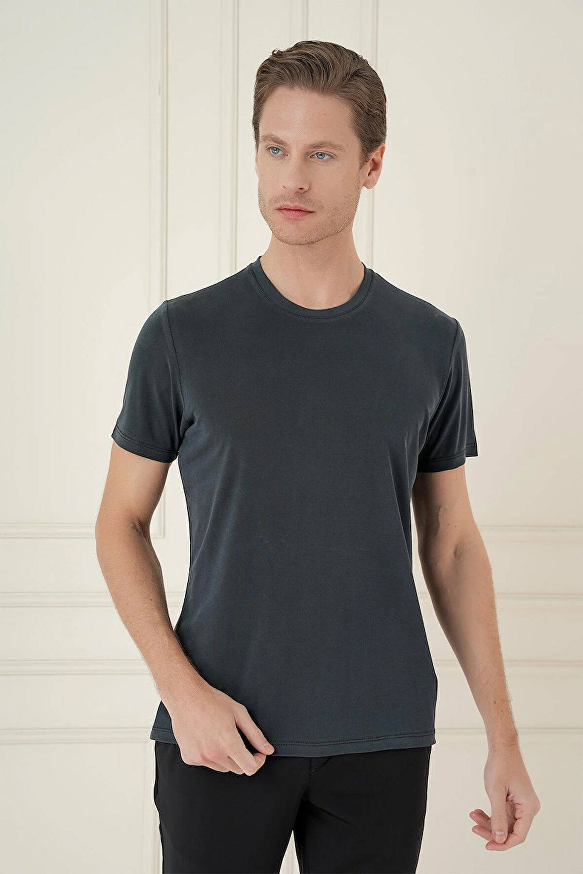 Comfort Fit Bisiklet Yaka Modal Kısa Kol Casual Siyah Tişört Ts 895