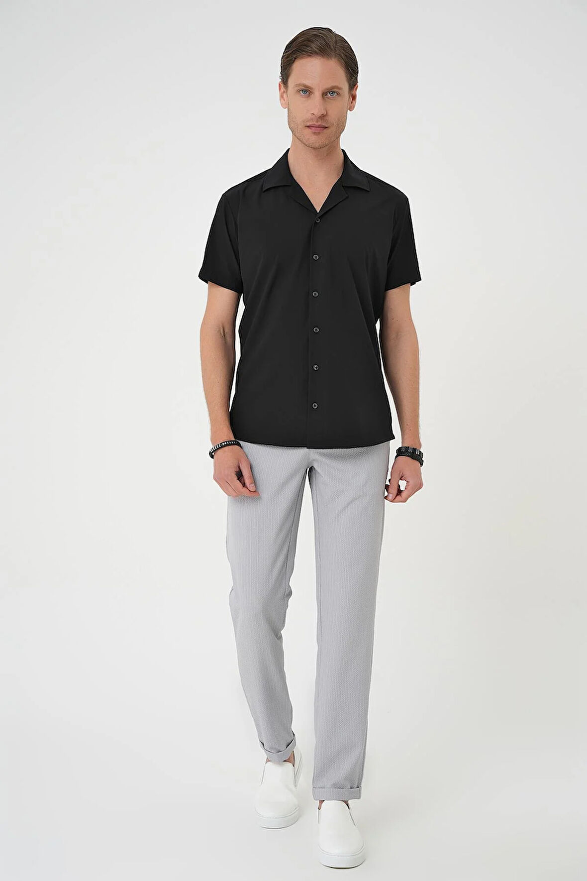 G 1589 Slim Fit Apaş Yaka Kısa Kol Esnek Casuel Siyah Gömlek 