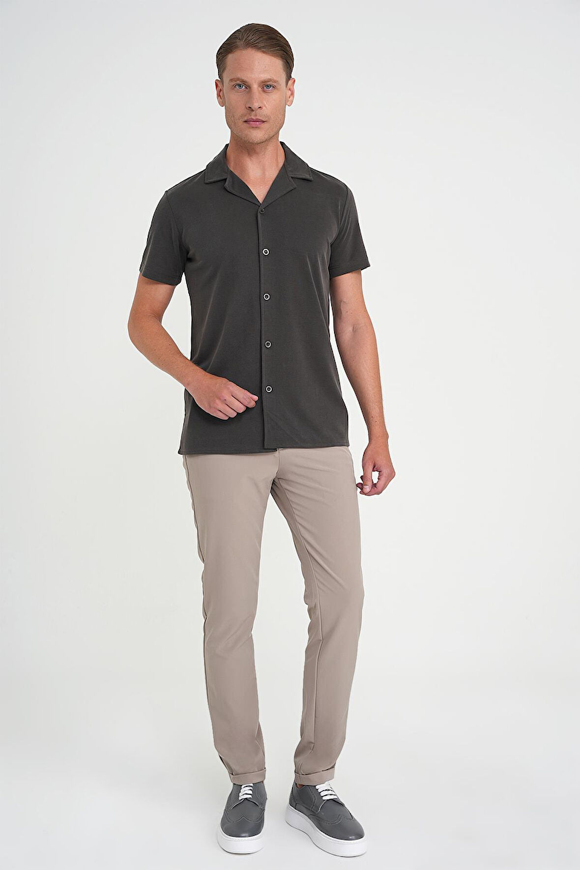 Slim Fit Apaş Yaka Modal Karışımlı Kısa Kol Kahverengi Gömlek G 1590