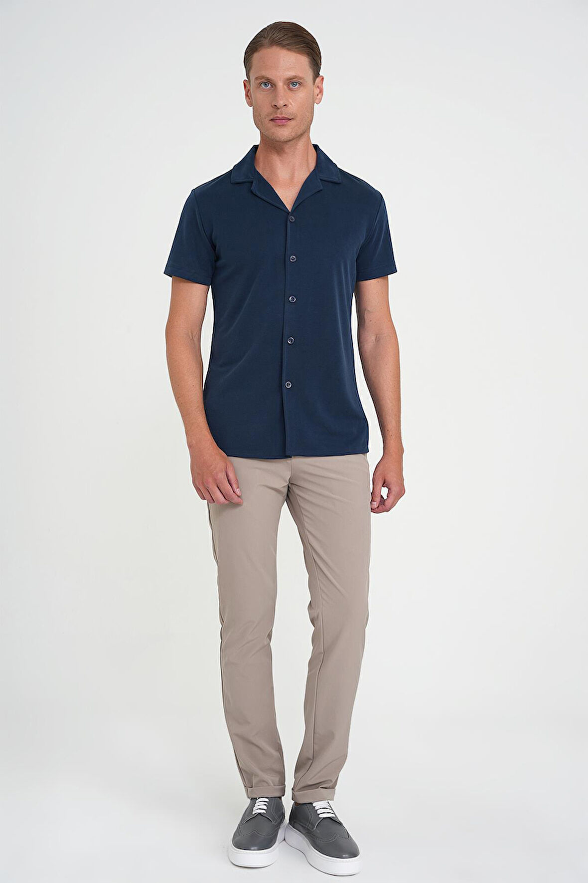 Slim Fit Apaş Yaka Modal Karışımlı Kısa Kol Lacivert Gömlek G 1590