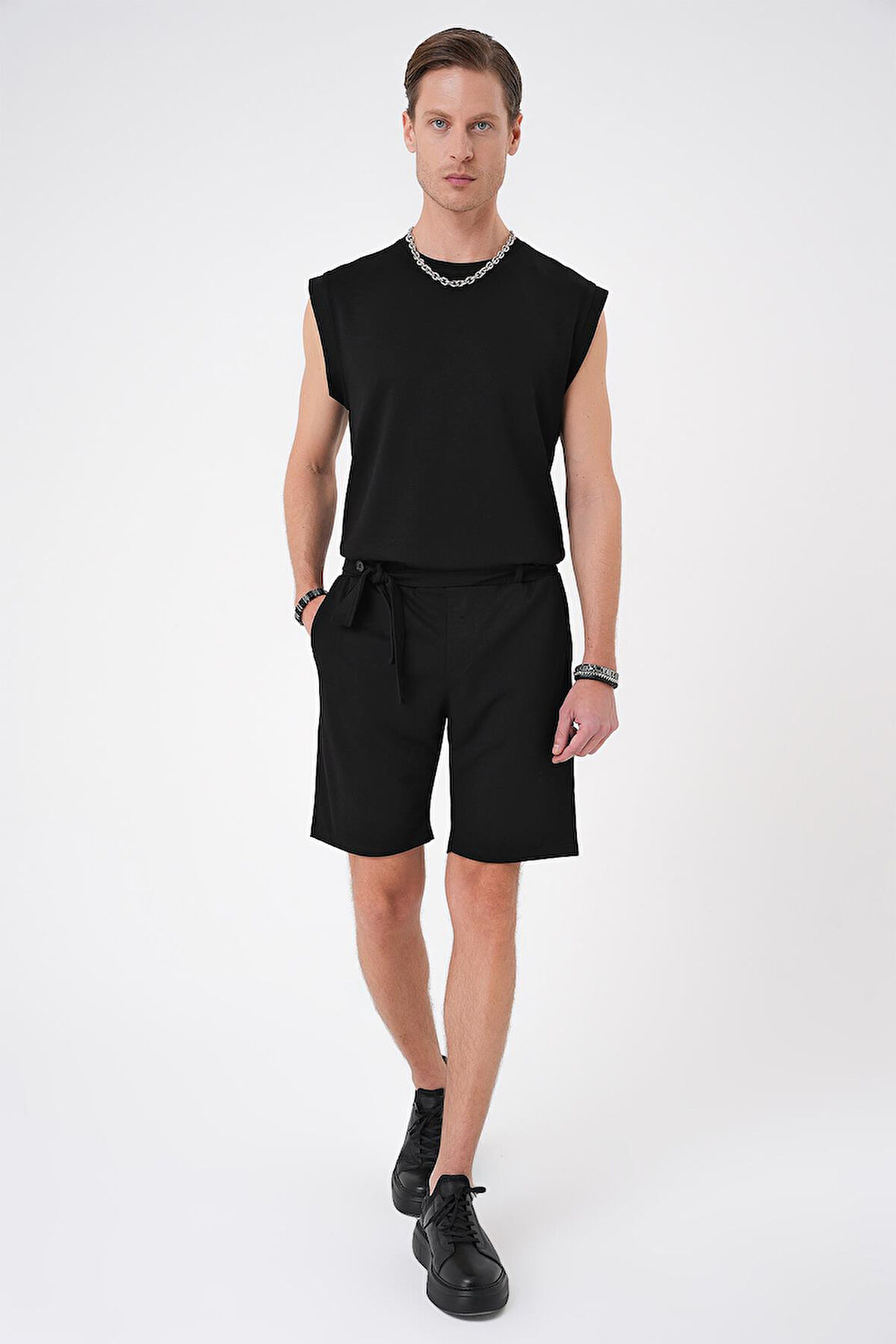 Bermuda 035 Comfort Fit Bağcıklı Bel Viskon Karışımlı Casuel Siyah Şort