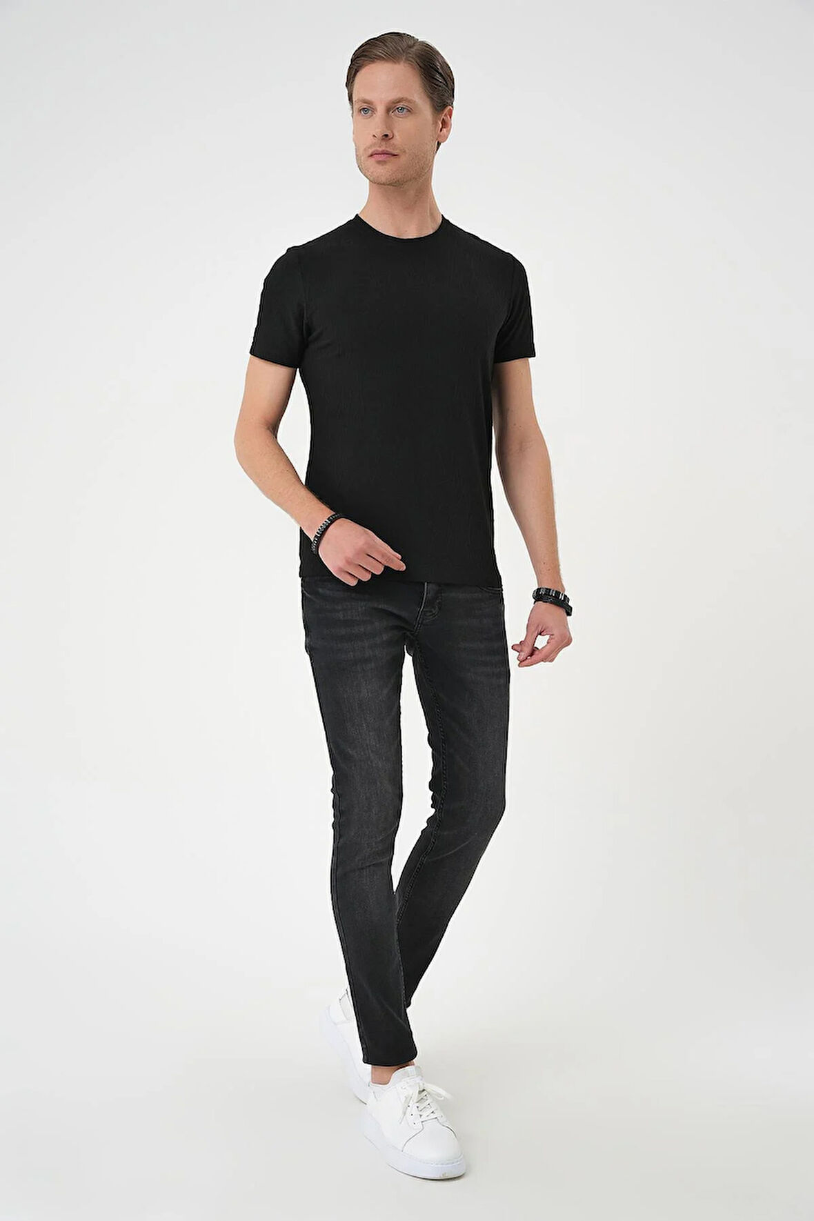 Ts 899 Comfort Fit Bisiklet Yaka Kabartma Desenli Casuel Siyah Tişört