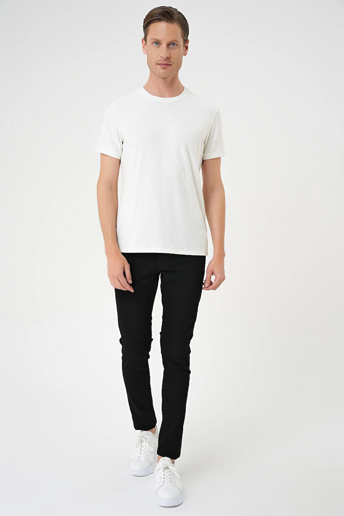 Ts 899 Comfort Fit Bisiklet Yaka Kabartma Desenli Casuel Ekru Tişört