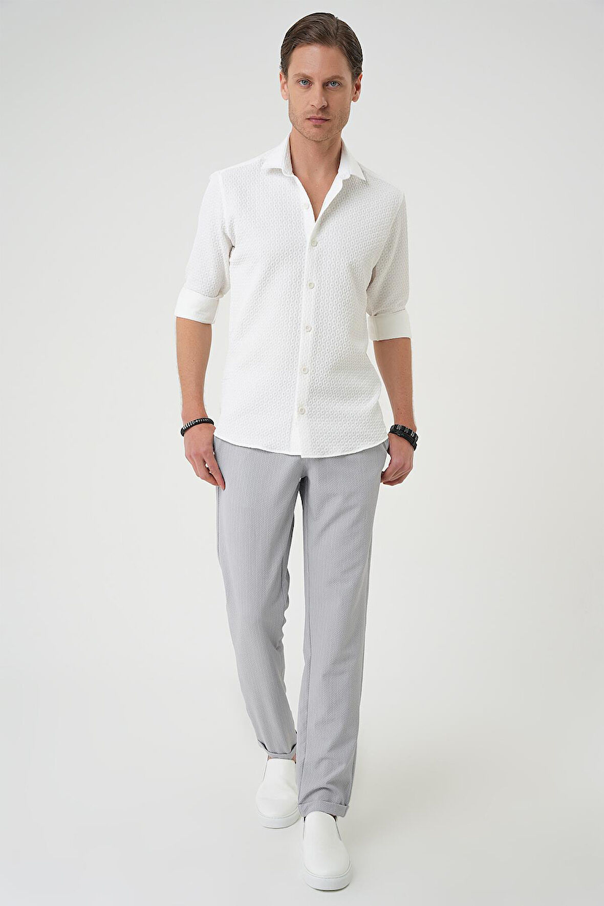 G 1592 Slim Fit Gofre Kumaş Desenli Kısa Kol Beyaz Gömlek 