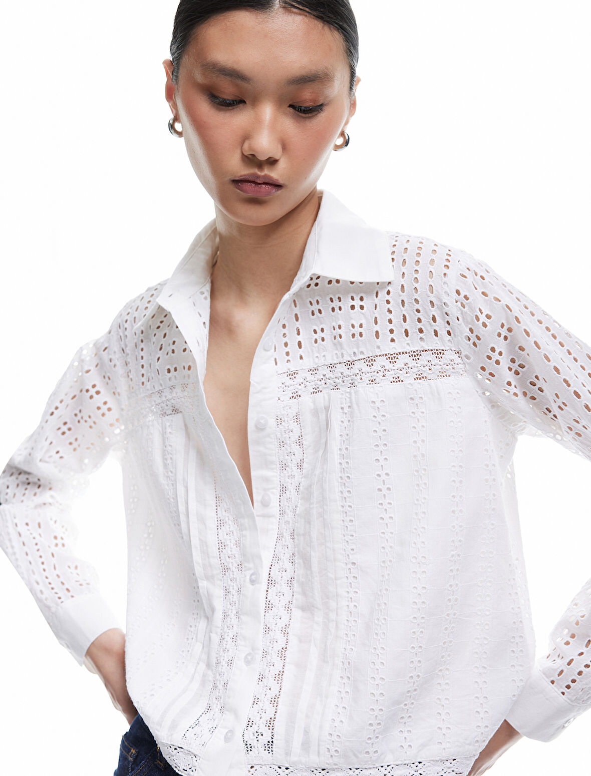 Uzun Kollu Klasik Yaka Pamuklu Fistolu Brodeli Gömlek