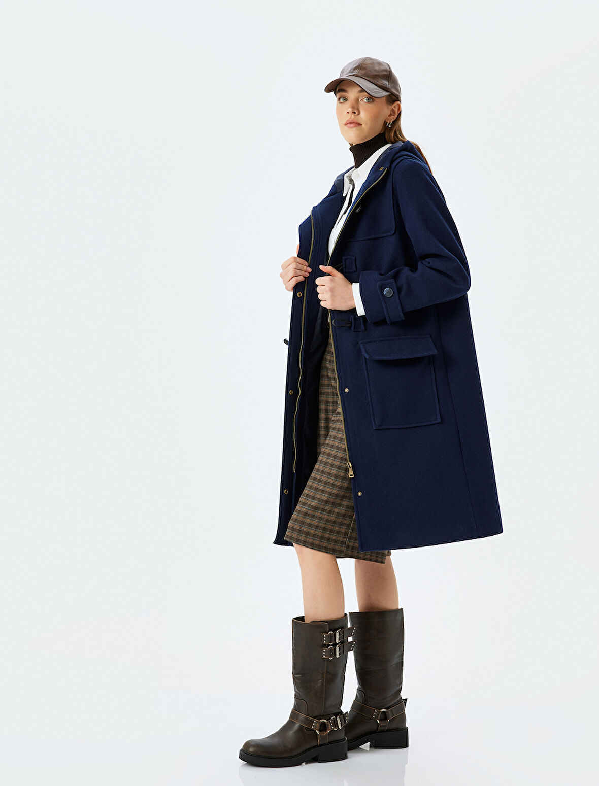 Kapüşonlu Fermuarlı Fildişi Düğmeli Cep Detaylı Uzun Kaban