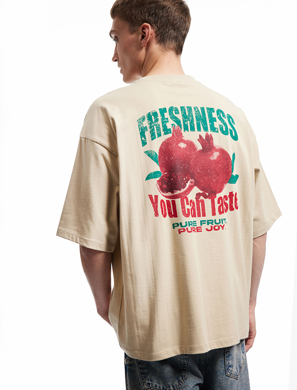 Kısa Kollu Pamuklu Bisiklet Yaka Arkası Baskılı Tişört