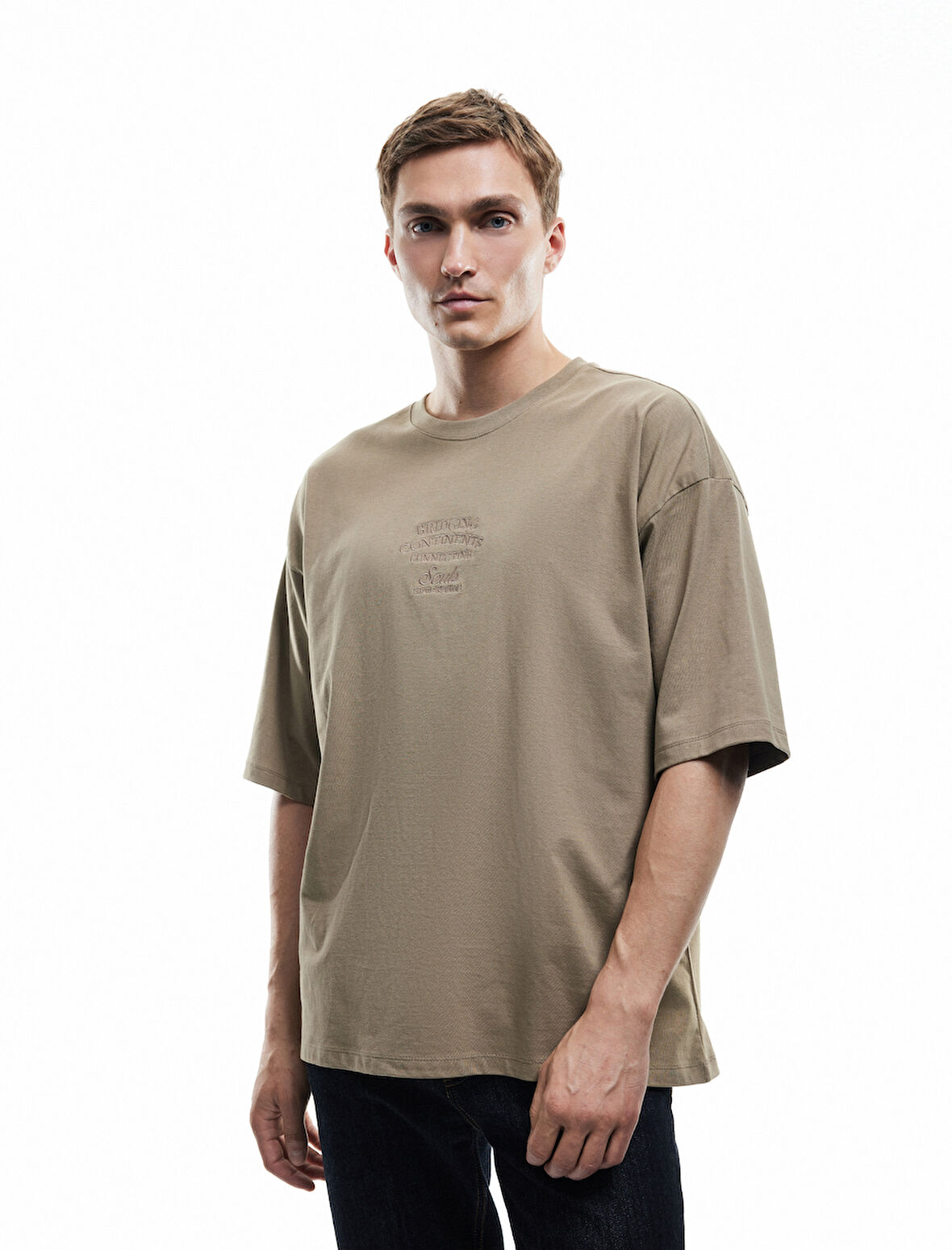 Pamuklu Bisiklet Yaka Tok Kumaş Slogan İşlemeli Kısa Kollu Oversize Tişört