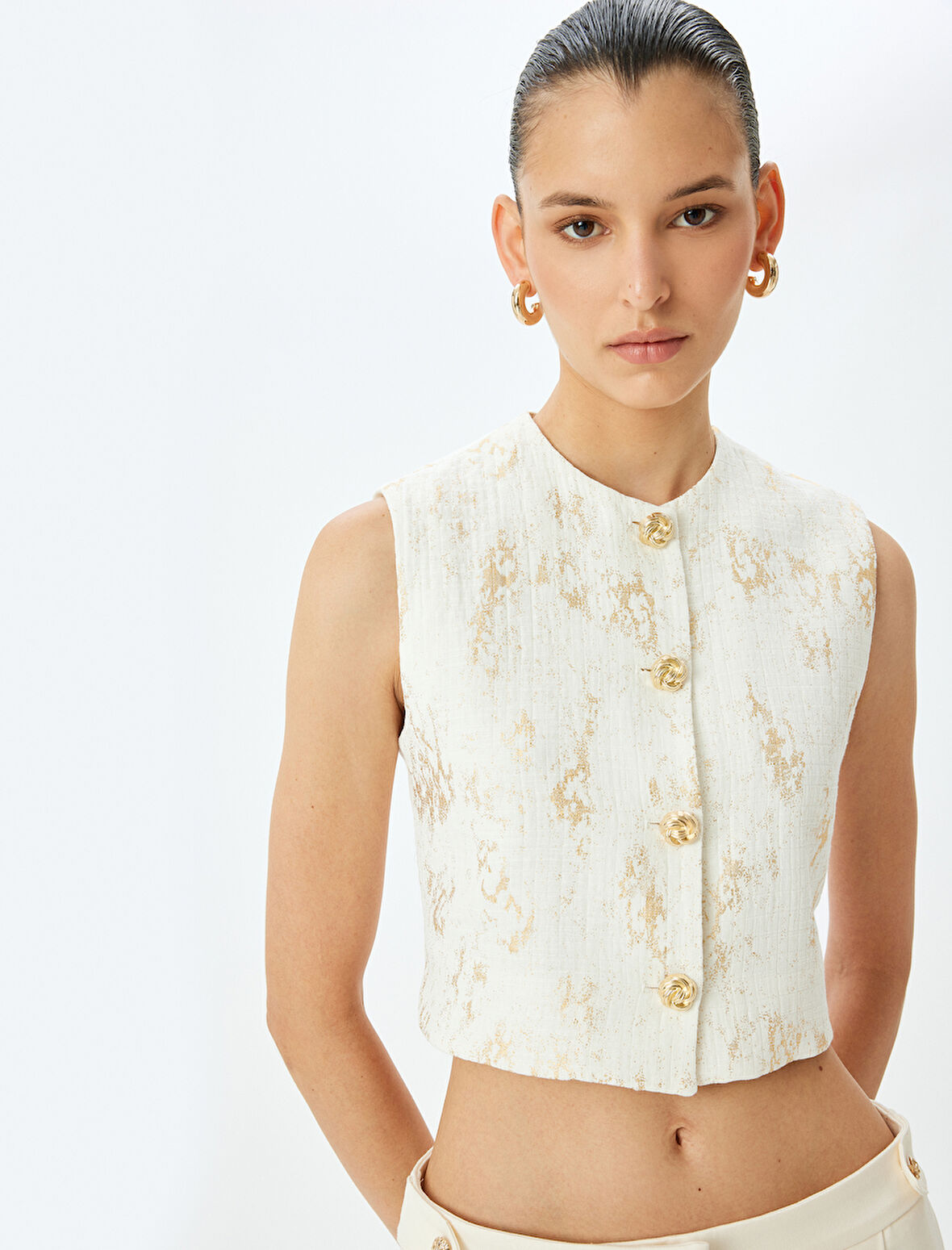 Gold Düğme Detaylı Desenli Müslin Crop Yelek