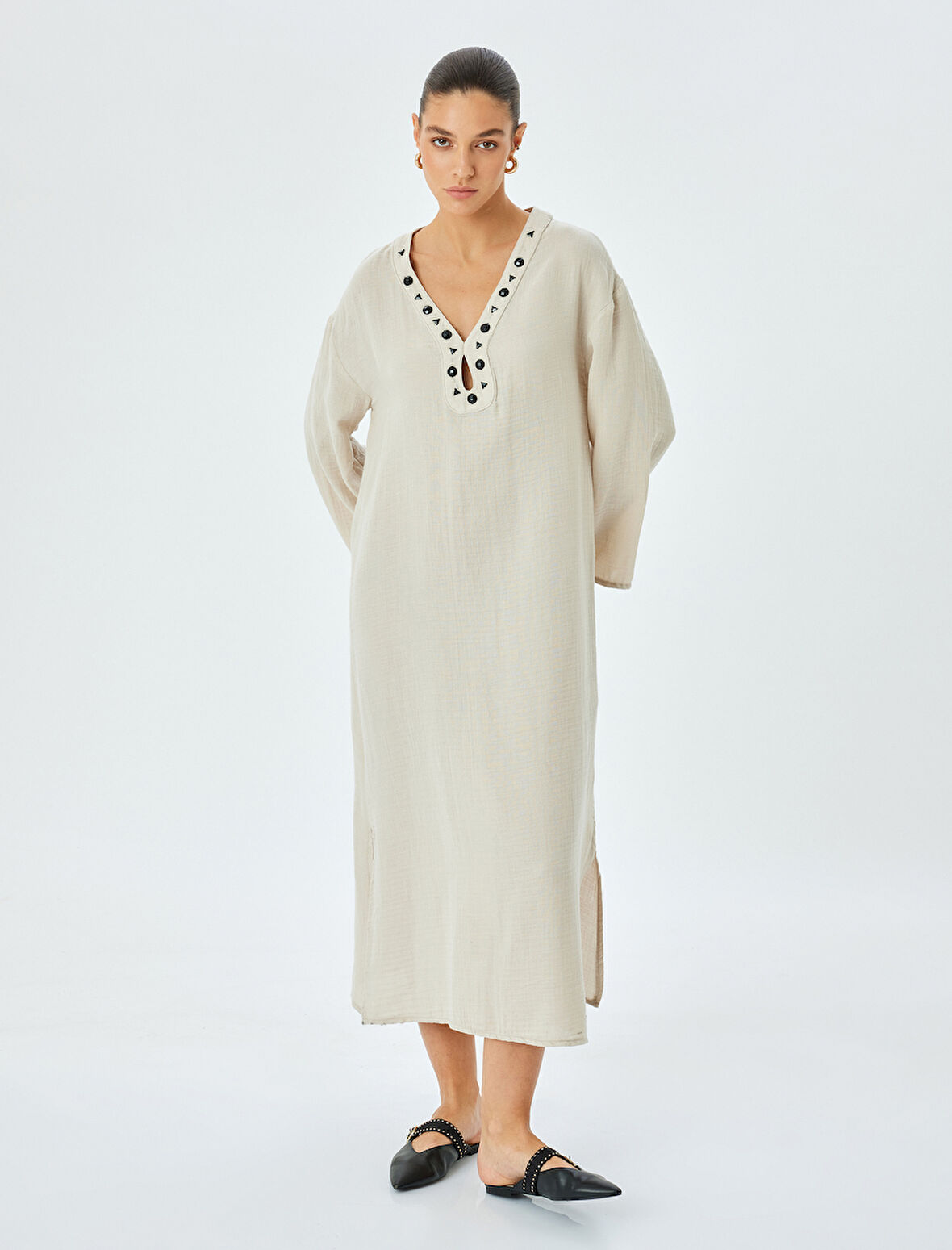 Taş İşlemeli V Yaka Uzun Kollu Pamuklu Rahat Kalıp Uzun Elbise