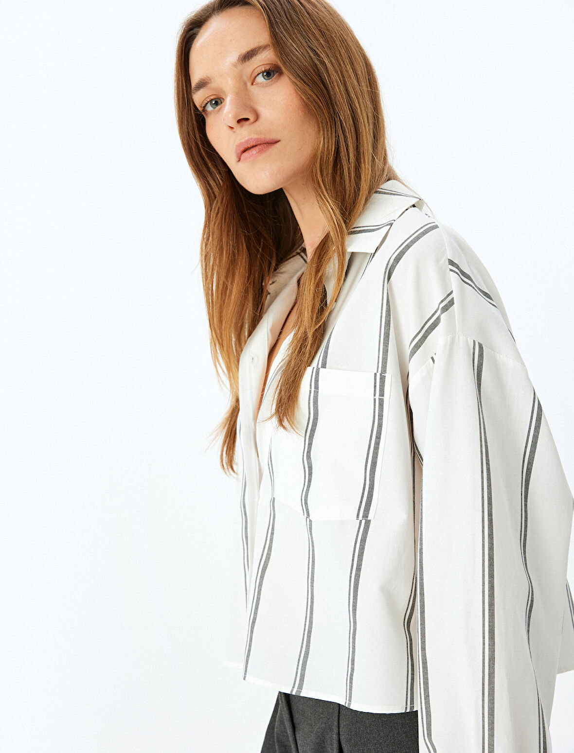 Uzun Kollu Cep Detaylı Çizgili Crop Poplin Gömlek 