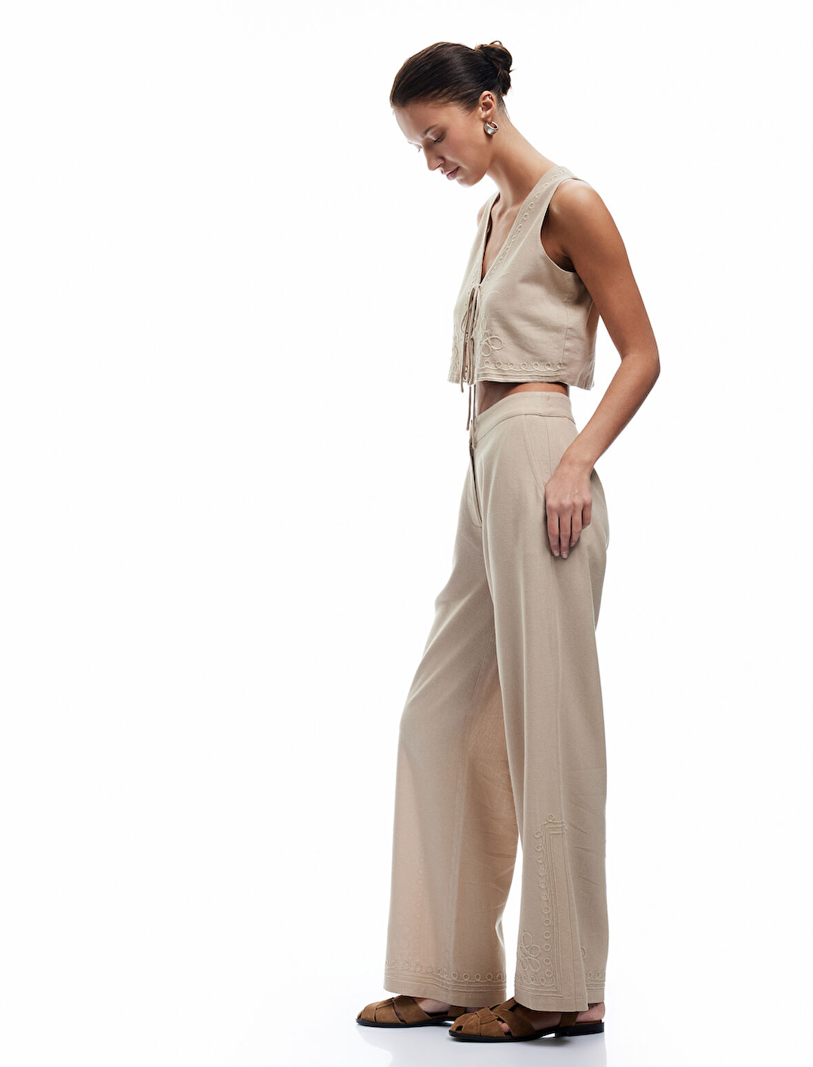 Pamuk Viskon Kumaş Yüksek Bel Cepli İşleme Detaylı Palazzo Pantolon