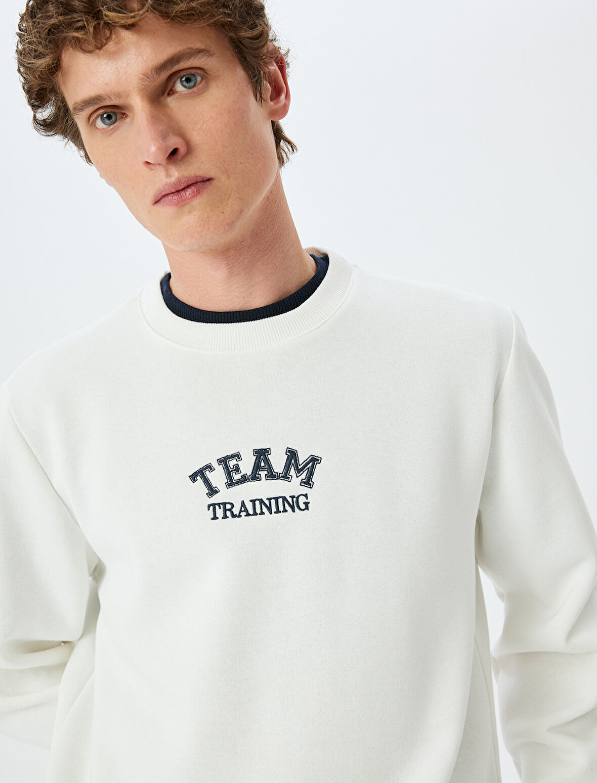 Bisiklet Yaka Pamuk Karışımlı Kolej İşlemeli Sweatshirt