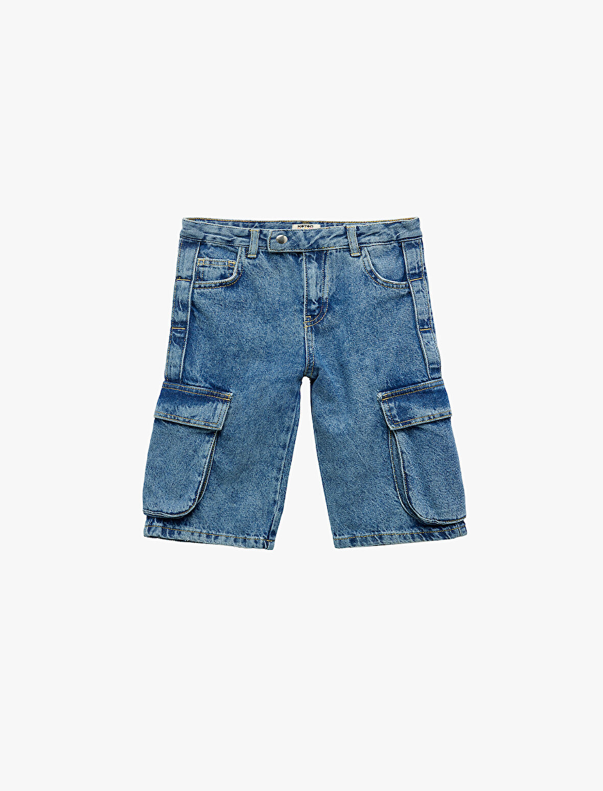 Pamuklu Kapaklı Cep Detaylı Denim Şort