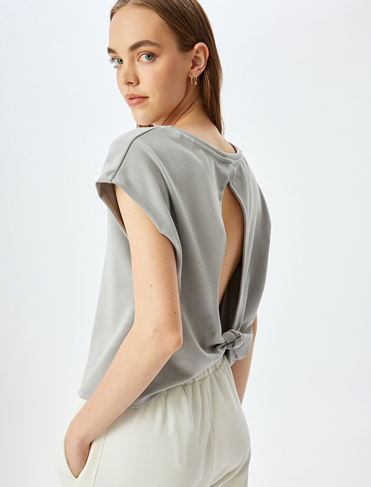 Rahat Kalıp Bisiklet Yaka Sırt Detaylı Modal Spor Tişört