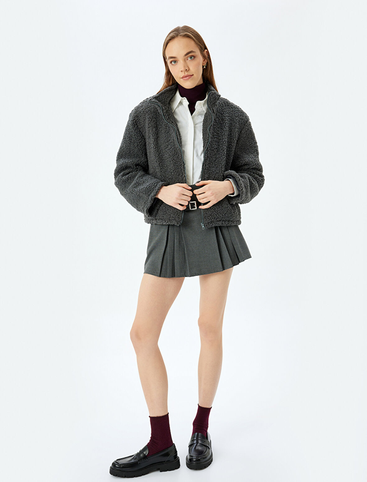 Dik Yaka Cep Detaylı Fermuarlı Peluş Ceket