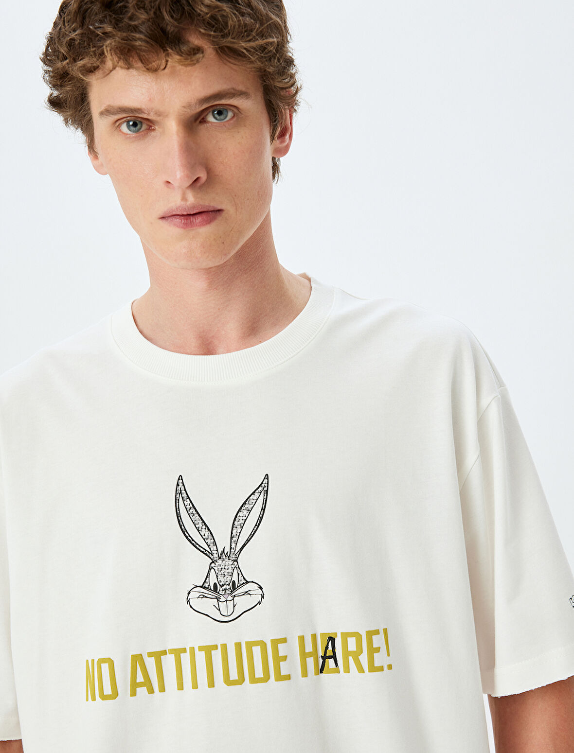 Bisiklet Yaka Kısa Kollu Pamuklu Oversize Lisanslı Bugs Bunny Tişört