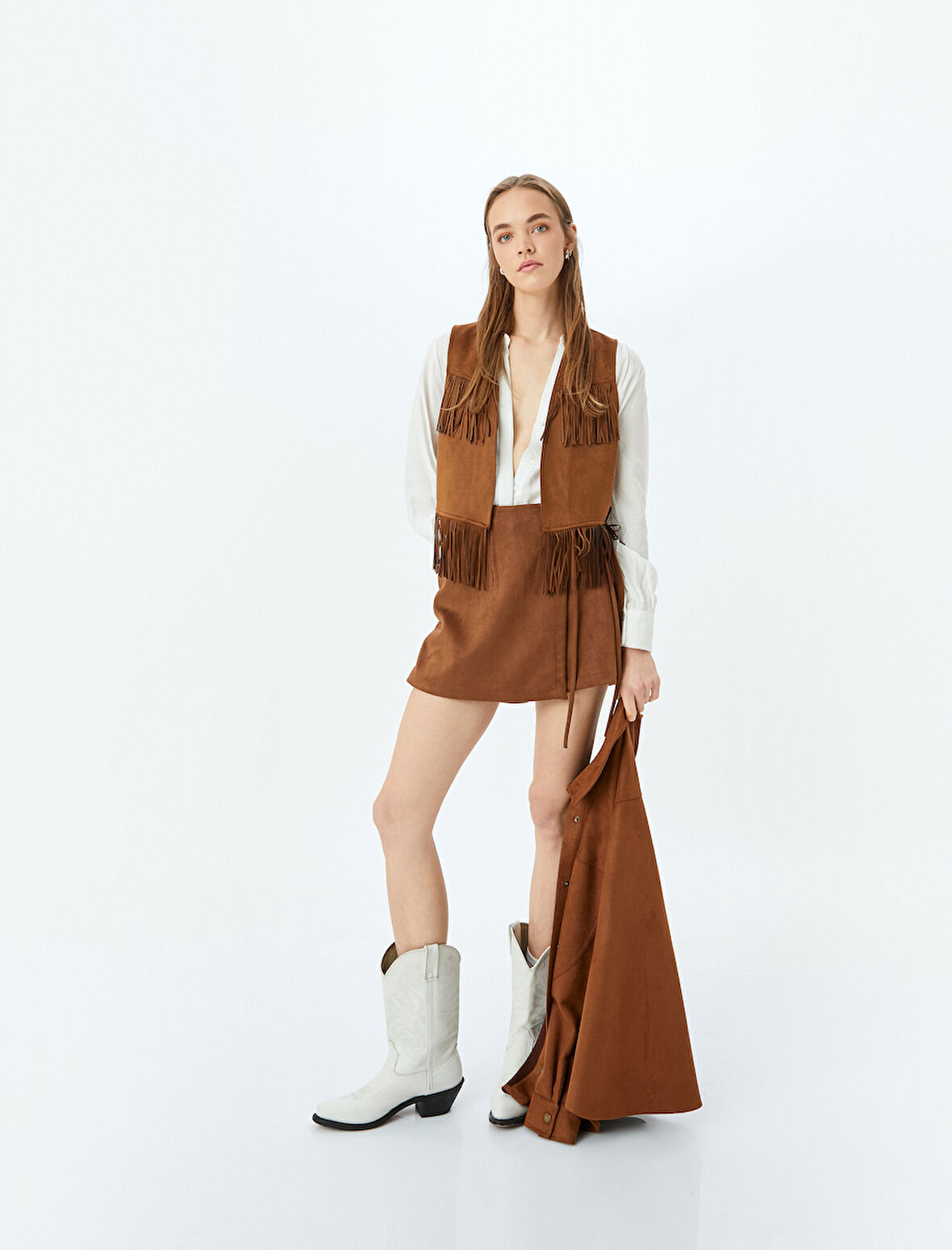 Süet Görünümlü Bağlama Detaylı Mini Şort Etek