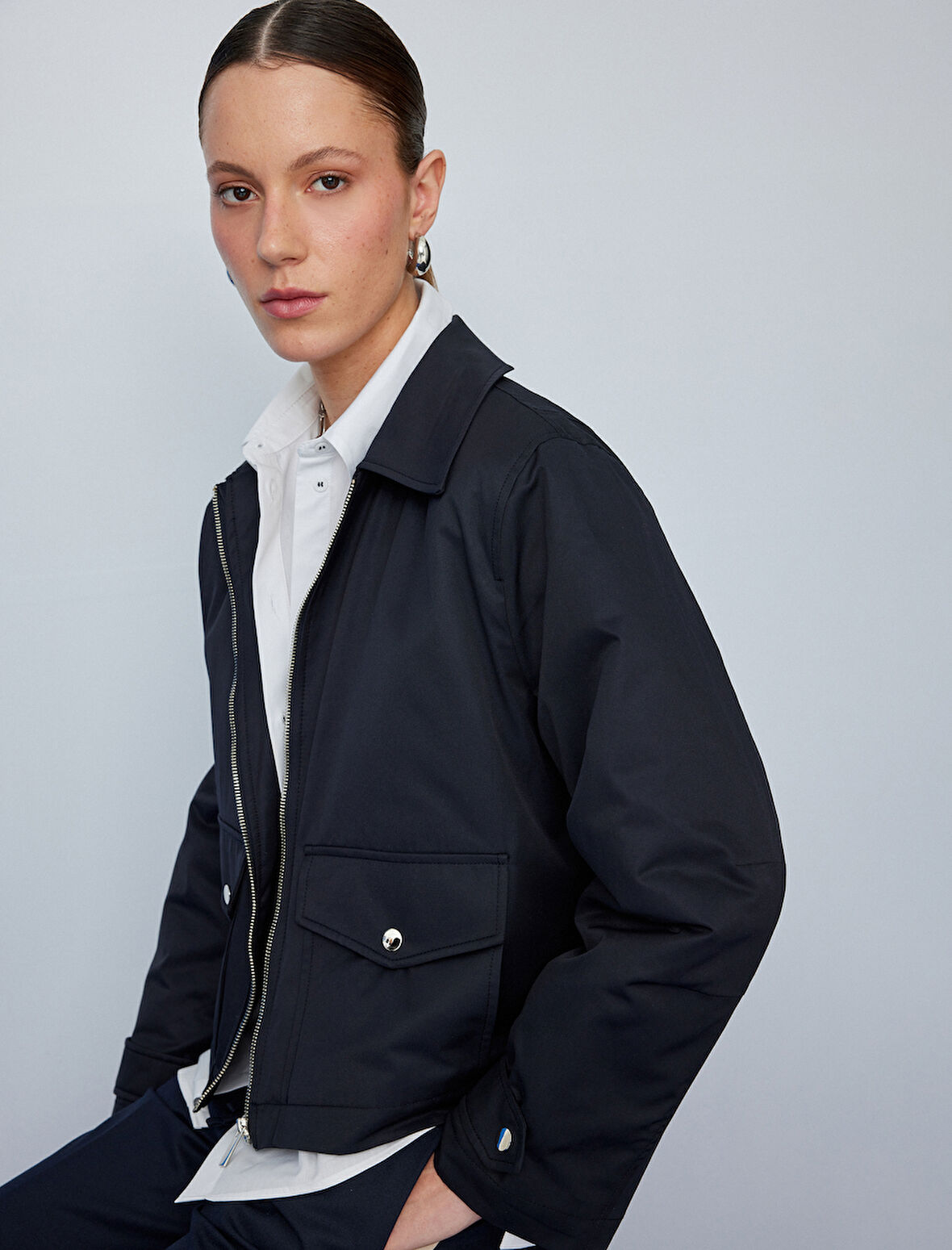 Kapaklı Cep Detaylı Fermuarlı Gabardin Mevsimlik Ceket