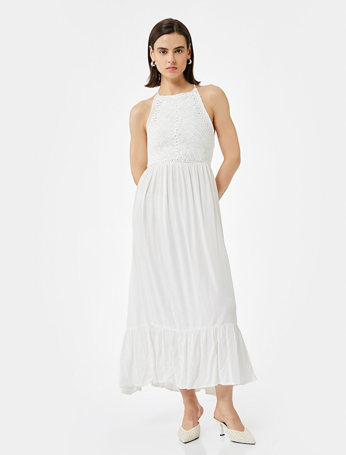 Viskon Krinkıl Kumaş Kroşe Detaylı Boyundan Bağlamalı Halter Yaka Uzun Elbise