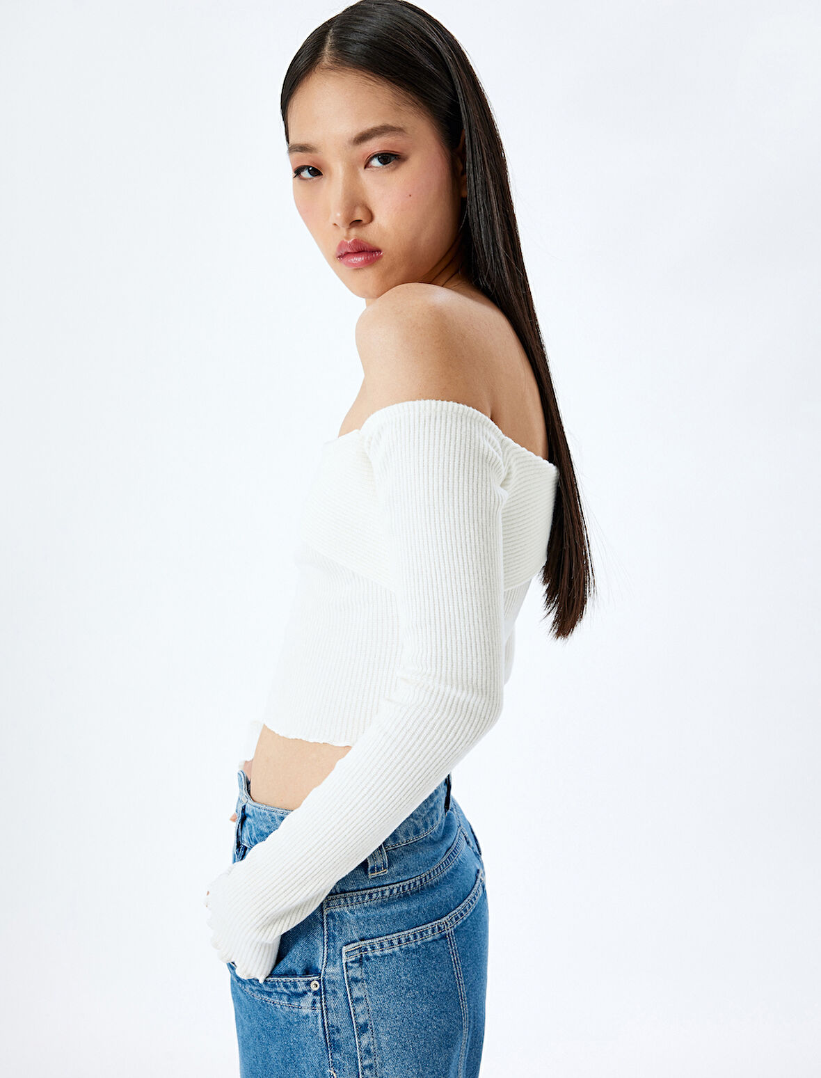 Omzu Açık Madonna Yaka Slim Fit Crop Uzun Kollu Tişört