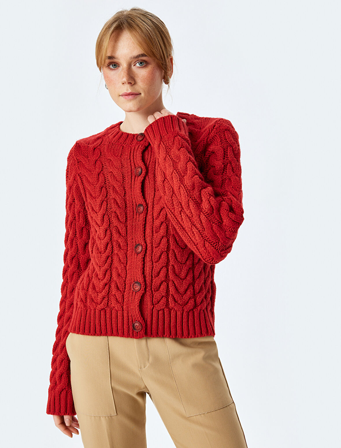 Düğmeli Uzun Kollu Bisiklet Yaka Saç Örgü Kadın Hırka